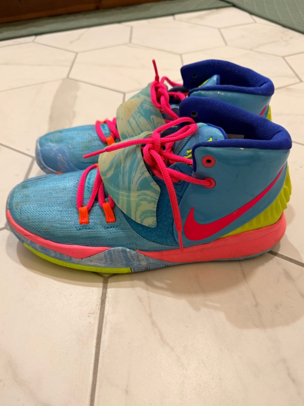 Nike Kyrie 6 Pool size 7YSneakers